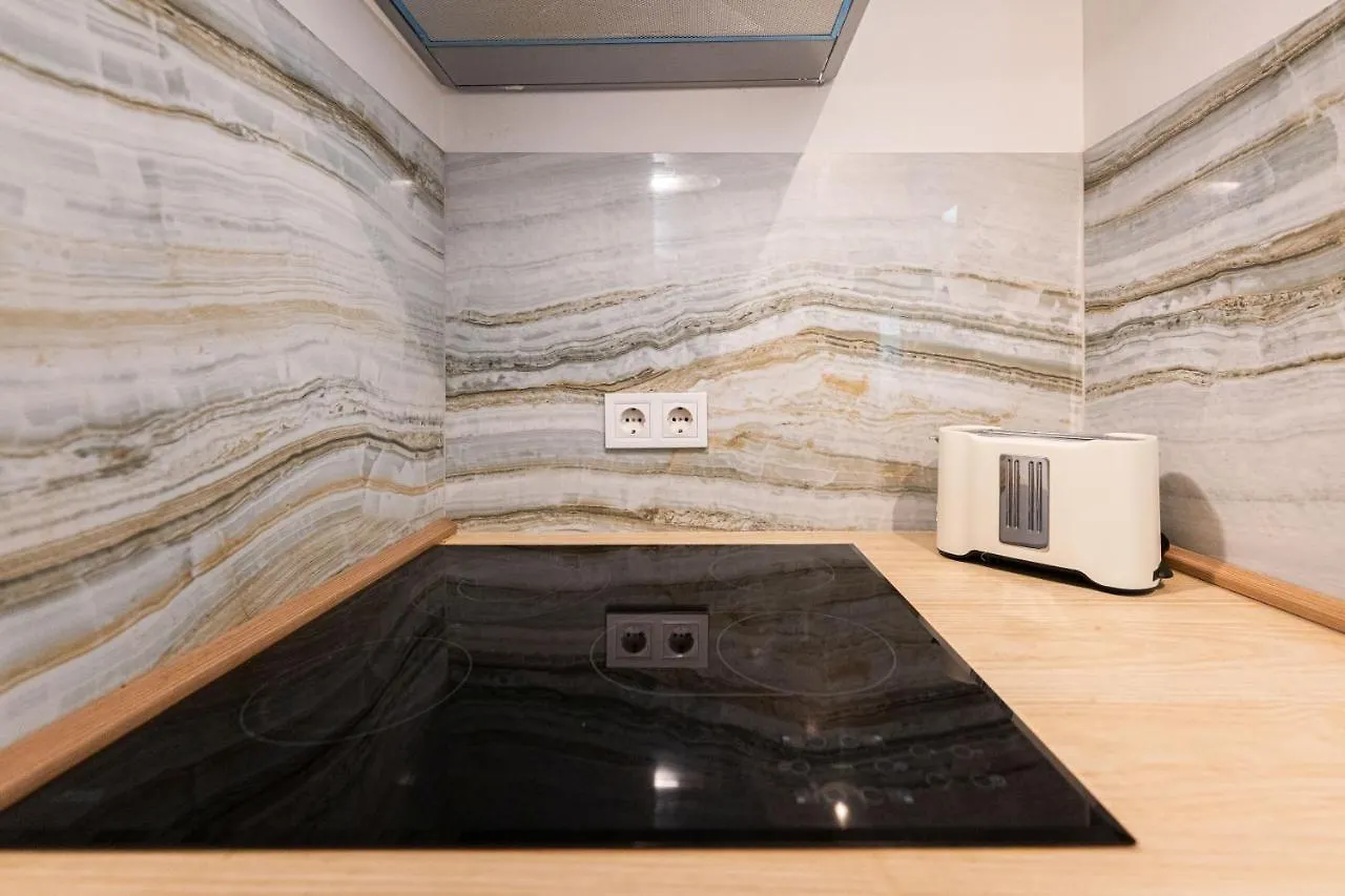 King Seventeen Homes Budapest Apartment