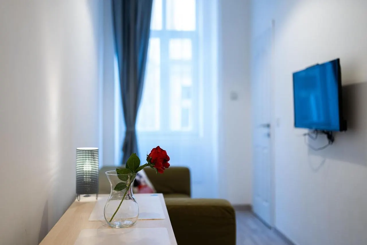 King Seventeen Homes Budapest 0*,  Hungary