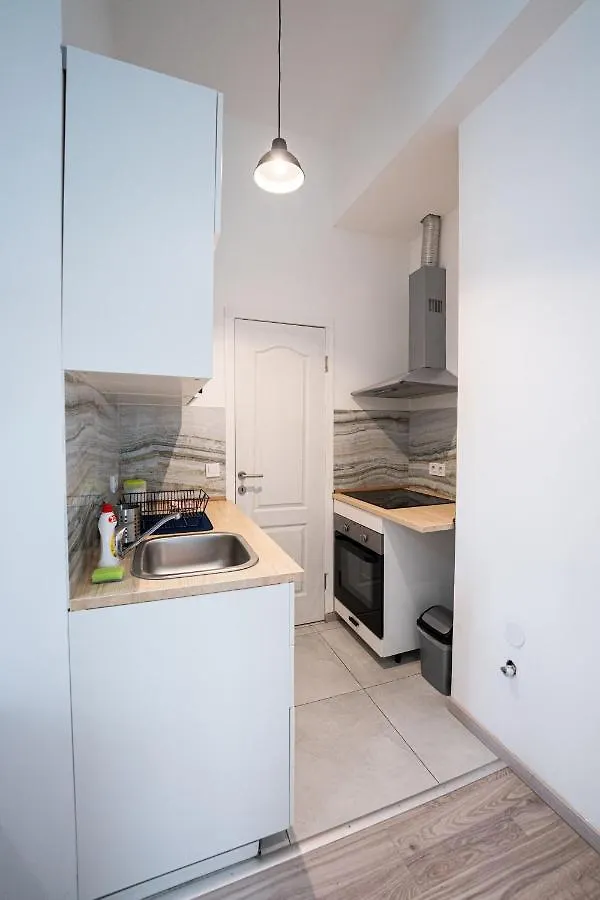 King Seventeen Homes Budapest 0*,